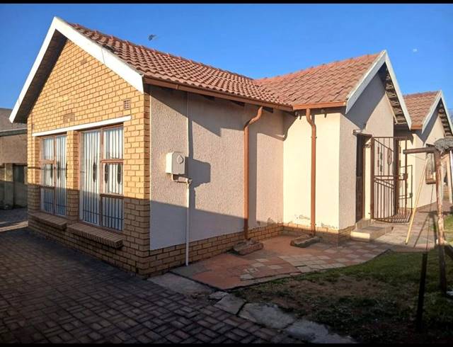 3 BEDROOM HOUSE FOR SALE IN ORLANDO